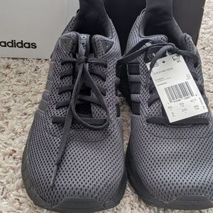 Adidas men's size 9 all black shoes new in box